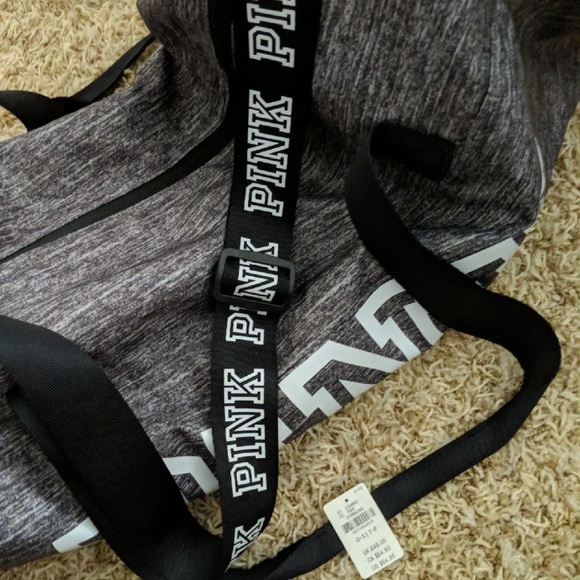 VS Pink Duffle and water bottle - Picture 7 of 7